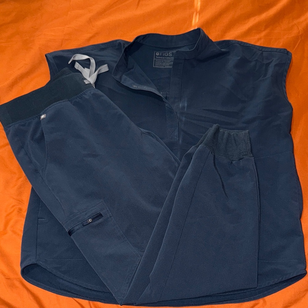 FIGS Deep Blue Scrub Ensemble